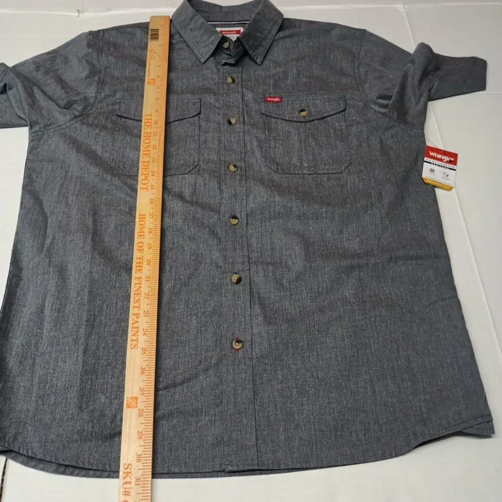 Wrangler Men's Relaxed Fit Woven Button Up Shirt Size L Gray‎